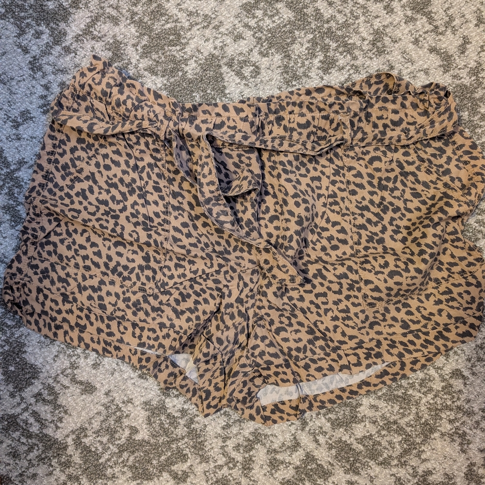 Aerie Elastic Waist Leopard Print Shorts - Picture 4 of 6